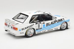 BMW M3 E30 Team Schnitzer #8 O. Manthey DTM 1988 Minichamps 1:18 155882008 Kov – obrázek 2 z 6