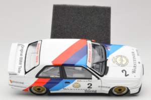BMW M3 E30 Warsteiner #2 E. van de Poele DTM Champion 1987 Minichamps 1:18 80430396026-O1 Kov – obrázek 8 z 9