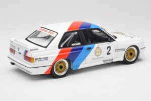 BMW M3 E30 #2 Warsteiner E. van de Poele DTM Champion 1987 Minichamps 1:18 80430396026-O Kov – obrázek 3 z 8