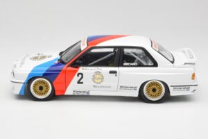 BMW M3 E30 #2 Warsteiner E. van de Poele DTM Champion 1987 Minichamps 1:18 80430396026-O Kov – obrázek 4 z 8