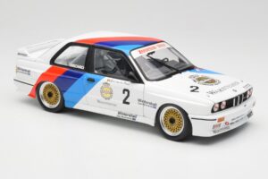 BMW M3 E30 #2 Warsteiner E. van de Poele DTM Champion 1987 Minichamps 1:18 80430396026-O Kov – obrázek 6 z 8