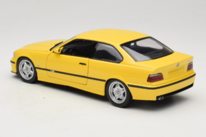 BMW M3 E36 Dakar Yellow UT Models 1:18 180022300 Kov – obrázek 7 z 8