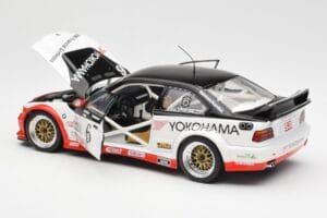 BMW M3 E36 GTR #0 B. Auberlen / M. Simo / P. Cunningham Daytona 24 Hours 1998 UT Models 1:18 39816 Kov – obrázek 5 z 8