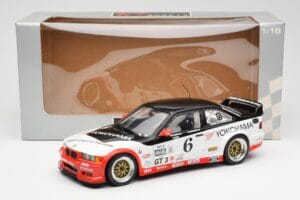 BMW M3 E36 GTR #0 B. Auberlen / M. Simo / P. Cunningham Daytona 24 Hours 1998 UT Models 1:18 39816 Kov – obrázek 8 z 8