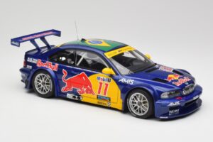 BMW M3 E46 GTR #11 Red Bull Interlagos 2005 AUTOart 1:18 80645 Kov – obrázek 4 z 6