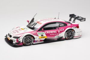 BMW M3 E92 DTM #16 BMW Team RMG A. Priaulx 2013 Minichamps 1:18 100132216 Kov – obrázek 2 z 8