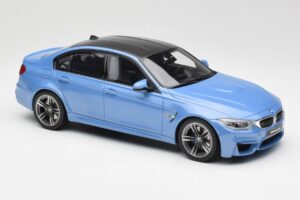 BMW M3 F80 Yas Marina Modrý GT Spirit 1:18 GT055 Pryskyřice – obrázek 4 z 6
