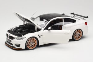 BMW M4 F82 GTS Alpine White Minichamps 1:18 110025221 Kov – obrázek 2 z 8