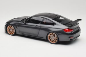 BMW M4 F82 GTS Mineral Grey Metallic Minichamps 1:18 110025222 Kov – obrázek 7 z 8
