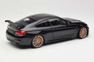 BMW M4 F82 GTS Sapphire Black Metallic Minichamps 1:18 110025220 Kov – obrázek 3 z 8