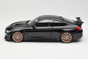BMW M4 F82 GTS Sapphire Black Metallic Minichamps 1:18 110025220 Kov – obrázek 4 z 8