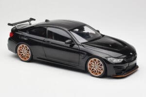 BMW M4 F82 GTS Sapphire Black Metallic Minichamps 1:18 110025220 Kov – obrázek 6 z 8