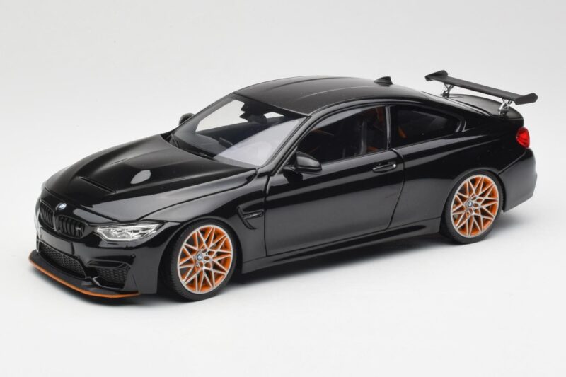 BMW M4 F82 GTS Sapphire Black Metallic Minichamps 1:18 110025220 Kov