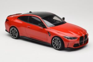 BMW M4 F82 Imola Red Metallic Minichamps 1:18 155020121 Kov – obrázek 4 z 6