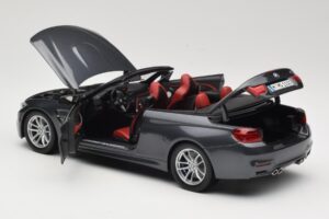 BMW M4 F83 Kabriolet Mineral Grey Paragon 1:18 80432339610 Kov – obrázek 5 z 8