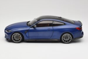 BMW M4 G82 Modrý Metallic Minichamps 1:18 113020123 Kov – obrázek 4 z 8