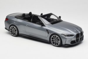 BMW M4 G82 Kabriolet Grey Metallic Minichamps 1:18 155021034 Kov – obrázek 4 z 6