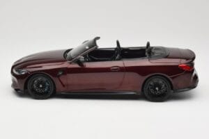 BMW M4 G83 Kabriolet Červený Metalíza Minichamps 1:18 155021032 Kov – obrázek 3 z 6