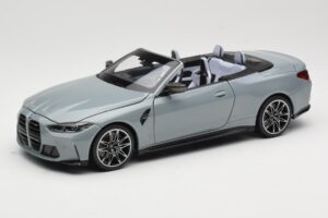 BMW M4 G83 Kabriolet Grey Metallic Minichamps 1:18 110021032 Kov