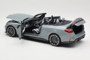 BMW M4 G83 Kabriolet Grey Metallic Minichamps 1:18 110021032 Kov – obrázek 5 z 8