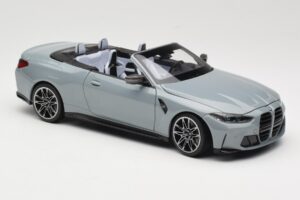 BMW M4 G83 Kabriolet Grey Metallic Minichamps 1:18 110021032 Kov – obrázek 6 z 8