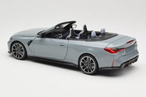 BMW M4 G83 Kabriolet Grey Metallic Minichamps 1:18 110021032 Kov – obrázek 7 z 8