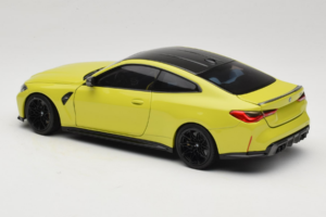 BMW M4 G82 Žlutý Dealerská Edice Minichamps 1:18 80435A51949-R1 Kov – obrázek 8 z 10