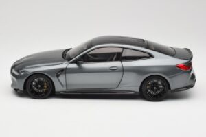BMW M4 G82 Šedý Metallic Minichamps 1:18 113020124 Kov – obrázek 4 z 8