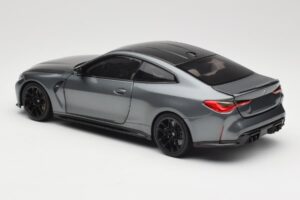BMW M4 G82 Šedý Metallic Minichamps 1:18 113020124 Kov – obrázek 5 z 8