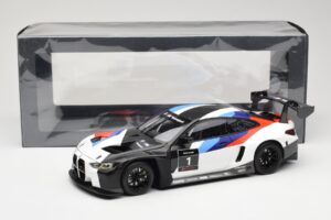 BMW M4 G82 GT3 Presentation 2021 Minichamps 1:18 80435A5D002 Kov – obrázek 8 z 8