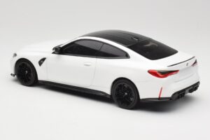 BMW M4 G82 Bílý Minichamps 1:18 155020122 Kov – obrázek 5 z 6