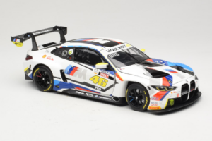 BMW M4 GT3 #46 V. Rossi / A. Farfus / M. Martin Team WRT 12 Hours of Bathurst 2023 Minichamps 1:18 113232146 Kov – obrázek 6 z 8