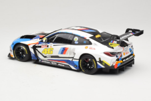 BMW M4 GT3 #46 V. Rossi / A. Farfus / M. Martin Team WRT 12 Hours of Bathurst 2023 Minichamps 1:18 113232146 Kov – obrázek 7 z 8