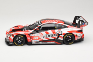 BMW M4 GT3 LMGT3 #31 D. Leung / S. Gelael / A. Farfus Team WRT 2nd Place 24 Hours of Le Mans 2024 Minichamps 1:18 113242431 K – obrázek 4 z 8