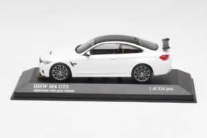 BMW M4 GTS F82 Bílý Se Šedými Ráfky Minichamps 1:43 410025221 Kov