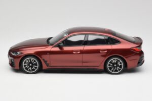 BMW M440i G26 Gran Coupe Aventurine Červený Otto 1:18 OT1075 Pryskyřice – obrázek 3 z 6