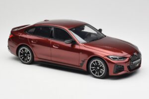 BMW M440i G26 Gran Coupe Aventurine Červený Otto 1:18 OT1075 Pryskyřice – obrázek 4 z 6