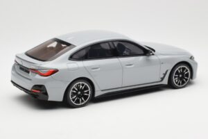 BMW M440i G26 Gran Coupe Brooklyn Šedá Metalíza Otto 1:18 OT454 Pryskyřice – obrázek 2 z 6