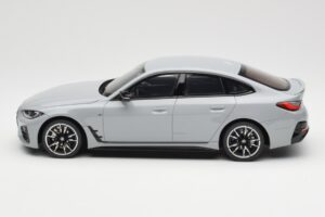 BMW M440i G26 Gran Coupe Brooklyn Šedá Metalíza Otto 1:18 OT454 Pryskyřice – obrázek 3 z 6