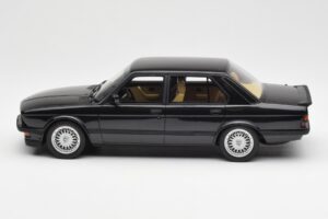 BMW M5 E28 Diamond Černý Otto 1:18 OT184 Pryskyřice – obrázek 3 z 6