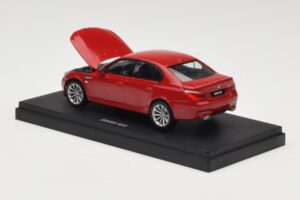 BMW M5 E60 Červený Kyosho 1:43 03503R Kov – obrázek 2 z 4