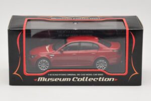 BMW M5 E60 Červený Kyosho 1:43 03503R Kov – obrázek 4 z 4