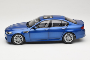 BMW M5 F10 Monte Carlo Blue Paragon 1:18 80432186352 Kov – obrázek 4 z 8