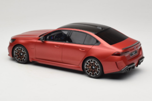 BMW M5 G90 Beach Orange GT Spirit 1:18 GT966 Pryskyřice – obrázek 5 z 6