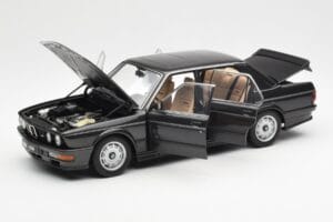 BMW M535i E28 Diamond Černý AUTOart 1:18 75162 Kov – obrázek 2 z 8