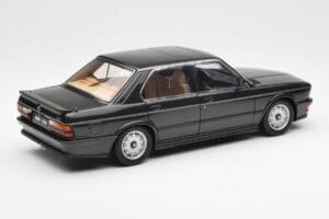 BMW M535i E28 Diamond Černý AUTOart 1:18 75162 Kov – obrázek 3 z 8