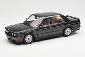 BMW M535i E28 Diamond Černý AUTOart 1:18 75162 Kov