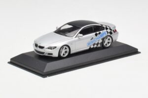BMW M6 E63 IAA Frankfurt Stříbrný Minichamps 1:43 M6001 Kov – obrázek 2 z 4