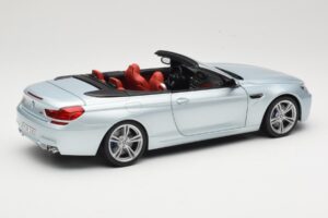 BMW M6 F12 Kabriolet Silverstone Silver Paragon 1:18 8043225656 Kov – obrázek 3 z 8