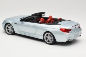 BMW M6 F12 Kabriolet Silverstone Silver Paragon 1:18 8043225656 Kov – obrázek 7 z 8